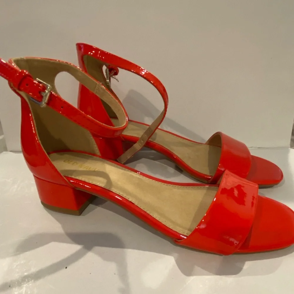 OLD NAVY Neon Red Patent Sandals. NWOT. SZ. 8. SUPER CUTE! Low Block Heels. - Picture 1 of 8